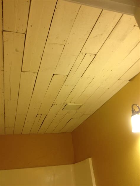 Pallet ceiling! | Pallet ceiling, Pallet wall, Primitive home