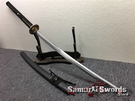 What Is the Difference Between a Nagamaki and a Katana?