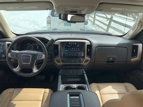 2018 GMC Sierra 1500: 115 Interior Photos | U.S. News