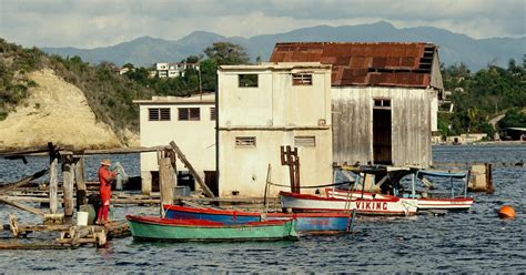 Columbus landing site draws photographer to Cuba