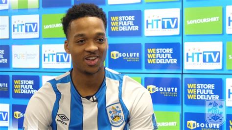 Huddersfield Town sign Chris Willock on loan