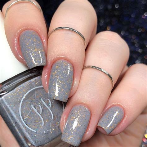 40+ Grey Nails Design Ideas - The Glossychic