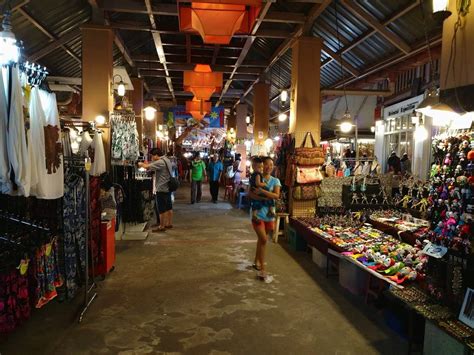 Chiang Mai Night Bazaar - Market, Stalls, Food, Opening Hours & Map