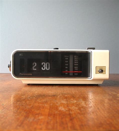 Vintage Panasonic Flip Clock Radio RC 6003