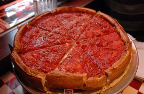 File:Chicago Style Pizza with Rich Tomato Topping.jpg - Wikimedia Commons