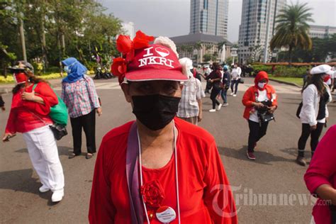 Pembentangan Bendera Merah Putih Raksasa, Foto 2 #1884867 - TribunNews.com