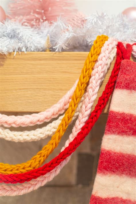 How to Finger Knit a Holiday Garland » Lovely Indeed