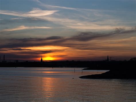 Helsinki_Mai-2012_049 | Sun set at Suomenlinna | Flickr