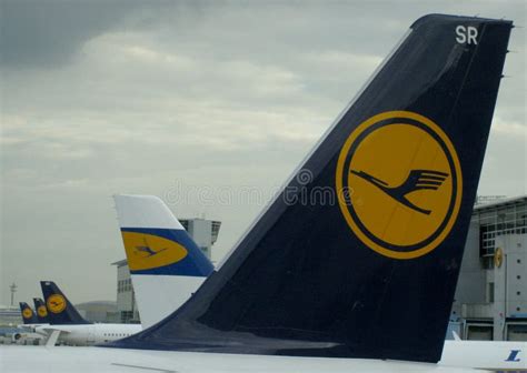 Lufthansa Historical Logo editorial photography. Image of wing - 17486172