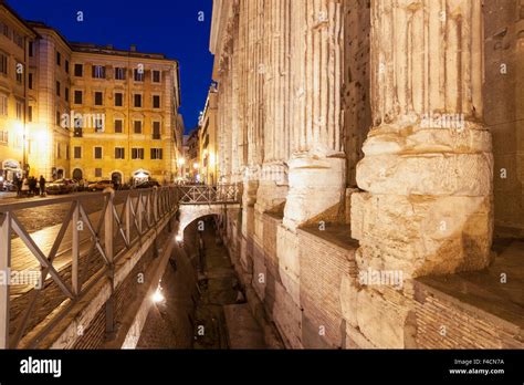 Temple of Hadrian, Piazza di Pietra, Rome, Italy Stock Photo - Alamy