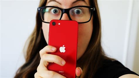 iPhone SE Red 2020 Unboxing - YouTube