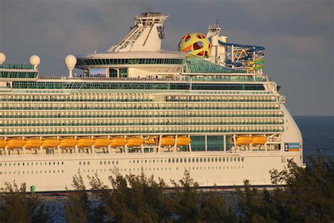 Cruise Ships at Nassau (Bahamas) taken from the port and t… | Flickr