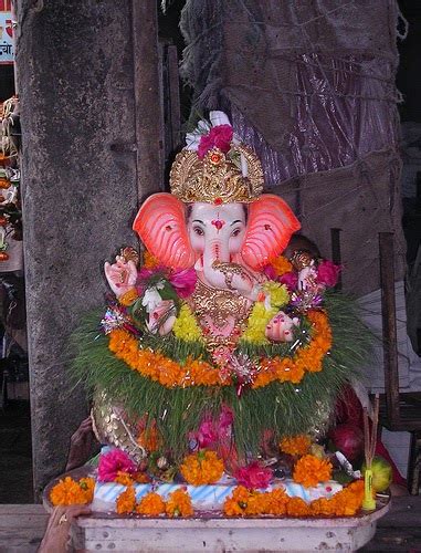 Shri Ganesha Puja Vidhi: Sankalp, Aawahan, Pushpanjali | Hindupath