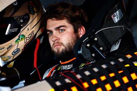 Noah Gragson enters 2022 Daytona 500 with Beard - The Checkered Flag