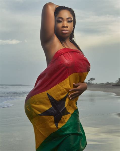 Moesha Boduong Poses In Ghana's Flag To Mark Ghana's Independence (pic ...