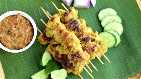 Chicken satay recipe (served with peanut sauce)