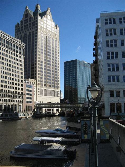 Milwaukee Riverwalk | Milwaukee riverwalk, Milwaukee, River walk