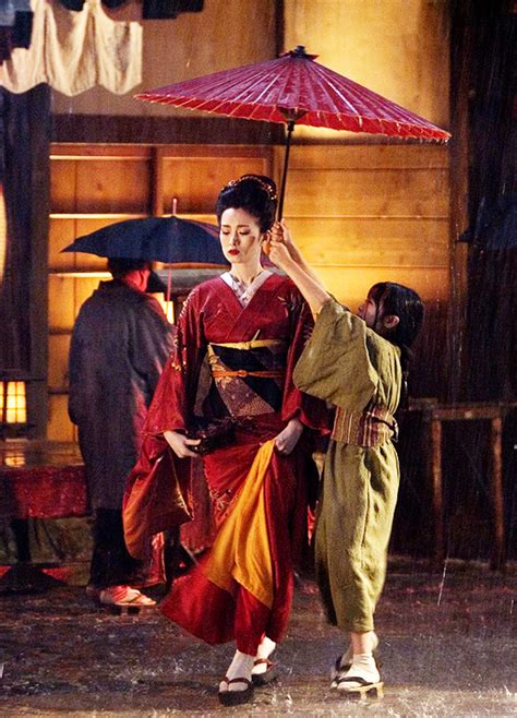 fuckyeahcostumedramas : Gong Li & Suzuka Ohgo in ‘Memoirs of a Geisha’...