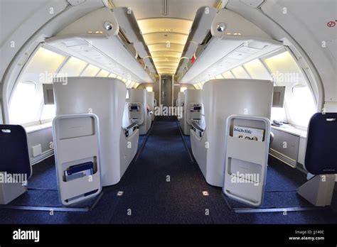 United Airlines 747 400 Interior