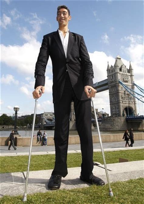 8'1" Turk takes title of world's tallest man - The San Diego Union-Tribune