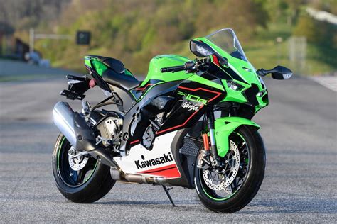 Kawasaki Ninja ZX-10R 2021: ecco com'è fatta [VIDEO] - News - Moto.it