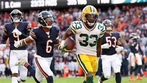 Packers Offer 'Encouraging' Update on Injured Aaron Jones