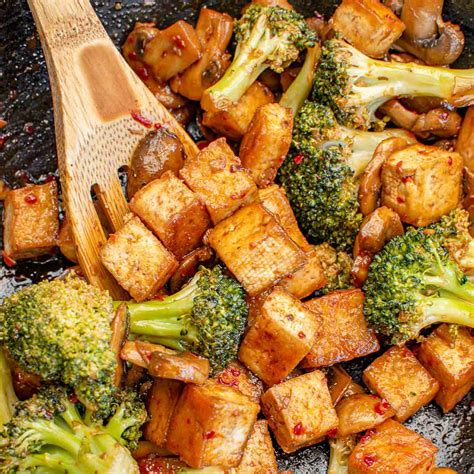 Easy Broccoli Tofu Stir Fry (Vegan!) - Vegan Blueberry