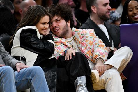 Selena Gomez and Benny Blanco Cozy Up on Courtside Date at L.A. Lakers Game