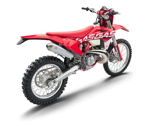 2023 GASGAS EC250 & EC300 TWO-STROKE ENDURO MODEL UPDATE - Dirt Bike Magazine