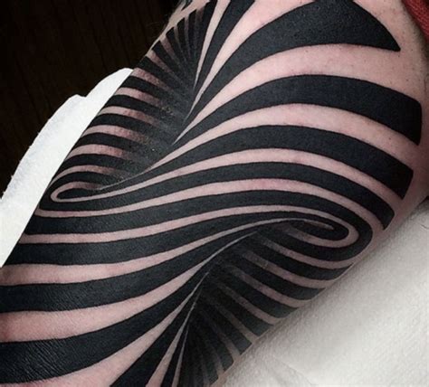 12 Optical Illusion Tattoo Ideas That Will Have You Seeing Double (Or ...