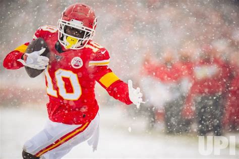 Photo: Chiefs' Tyreek Hill scores a touchdown - KCP20191215114 - UPI.com