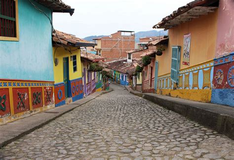 Day trip to Guatapé from Medellín, the most colorful village of Colombia