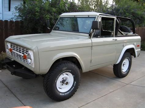 Master Picture List of Original Colors | Ford bronco, Classic ford ...