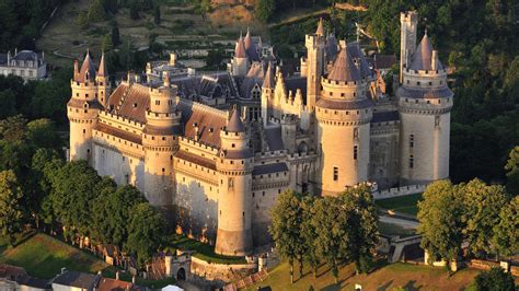 Château de Pierrefonds, Oise, France [4262x2397] 16:9 : wallpapers