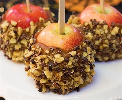 Vegan “Caramel” Candy Apples