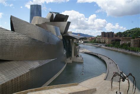 AD Classics: The Guggenheim Museum Bilbao / Gehry Partners | ArchDaily