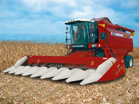 EQUIPMENT SET FOR GRAIN MAIZE HARVESTING