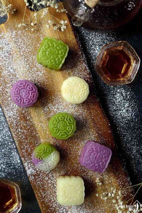 Snow Skin Mooncake with Custard Filling (冰皮月饼) | Red House Spice