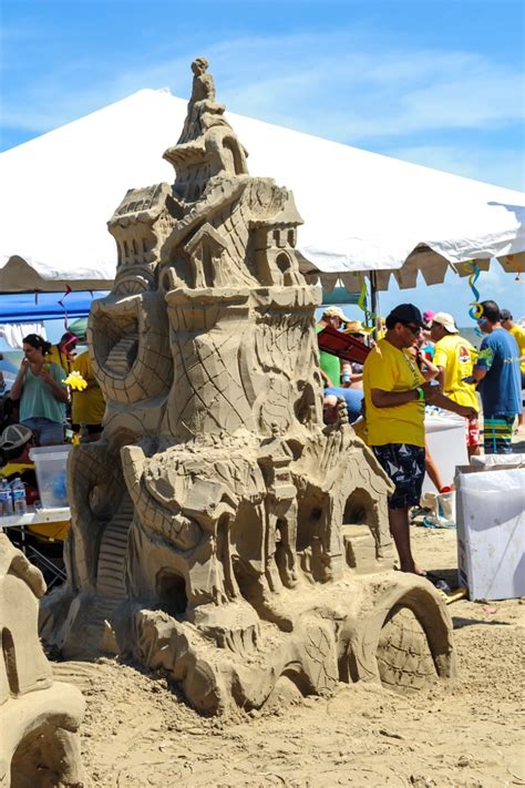 2015 AIA Sandcastle Competition, Golden Bucket Winner! | Metzger Construction