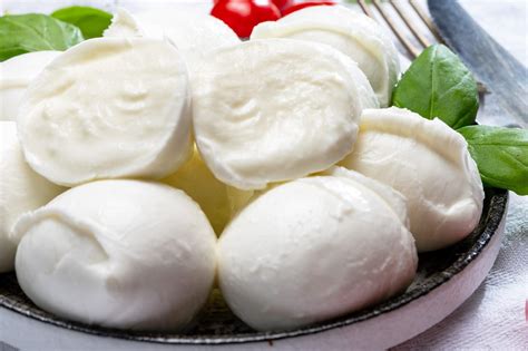 Homemade Mozzarella Cheese - It's Just That Easy!