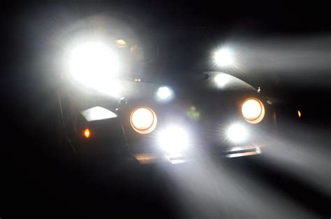 Lampu Tembak LED, Aksesori Wajib Mobil Off-Road - GridOto.com