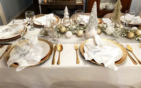 Elegant Christmas Table | Gold table decor, Elegant christmas ...