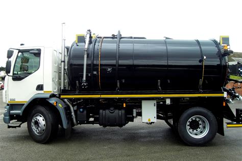 Vacuum Tanker - Whale Tankers