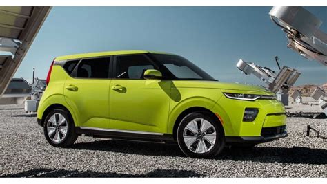 2020 Kia Soul EV Charges Into LA With Massive 64-kWh Battery