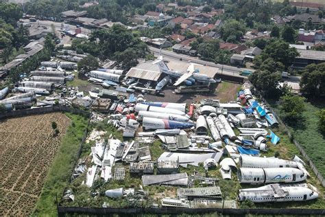 Foto: Melihat Kuburan Pesawat Bekas di Bogor - Foto Katadata.co.id