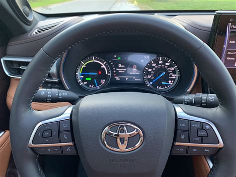 2021 Toyota Highlander Hybrid: 117 Interior Photos | U.S. News