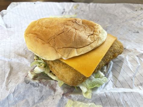 Arby's King's Hawaiian Fish Deluxe Sandwich Review | Wichita By E.B.