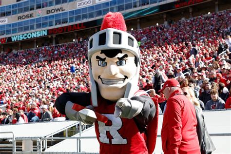 Rutgers Mascot Going Viral At Yankee Stadium During Bowl Game - The Spun