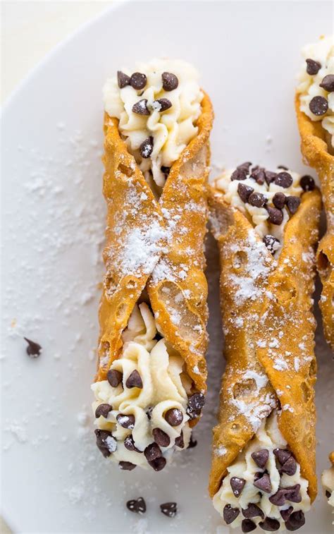 Homemade 5-Ingredient Cannolis are impressive and SO easy! | Cannoli recipe, Italian cannoli ...