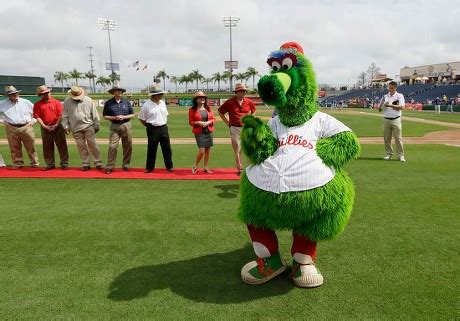 Philadelphia Phillies Mascot Phillie Phanatic Performs Editorial Stock ...